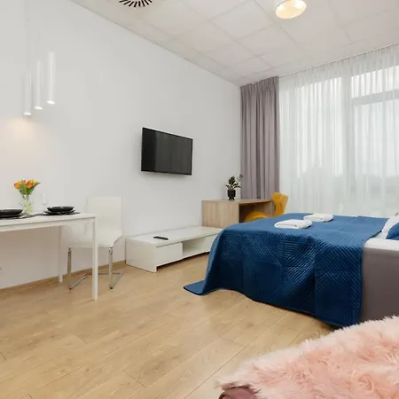 Aleje Jerozolimskie With Parking And Ac By Renters Warsaw